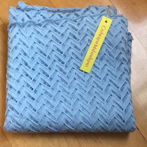 NWT Catherine Malandrino infinity scarf ❄️ - Picture 2 of 2